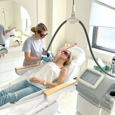 Classy Studio- Mani/Pedi, Depilacja laserowa, Medycyna estetyczna, Podolog, Laminacja, Masaż, Refleksologia, Kosmetyka